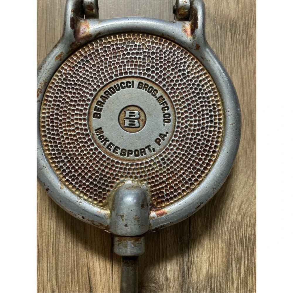Vintage Berarducci Brothers 130WB Pizzelle Waffle Iron Cookie Press Wood Handle